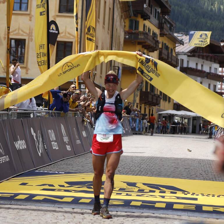 En la imagen, la ganadora sueca Mimmi Kotka (Foto © Riccardo Selvatico - La Sportiva Lavaredo Ultra trail)