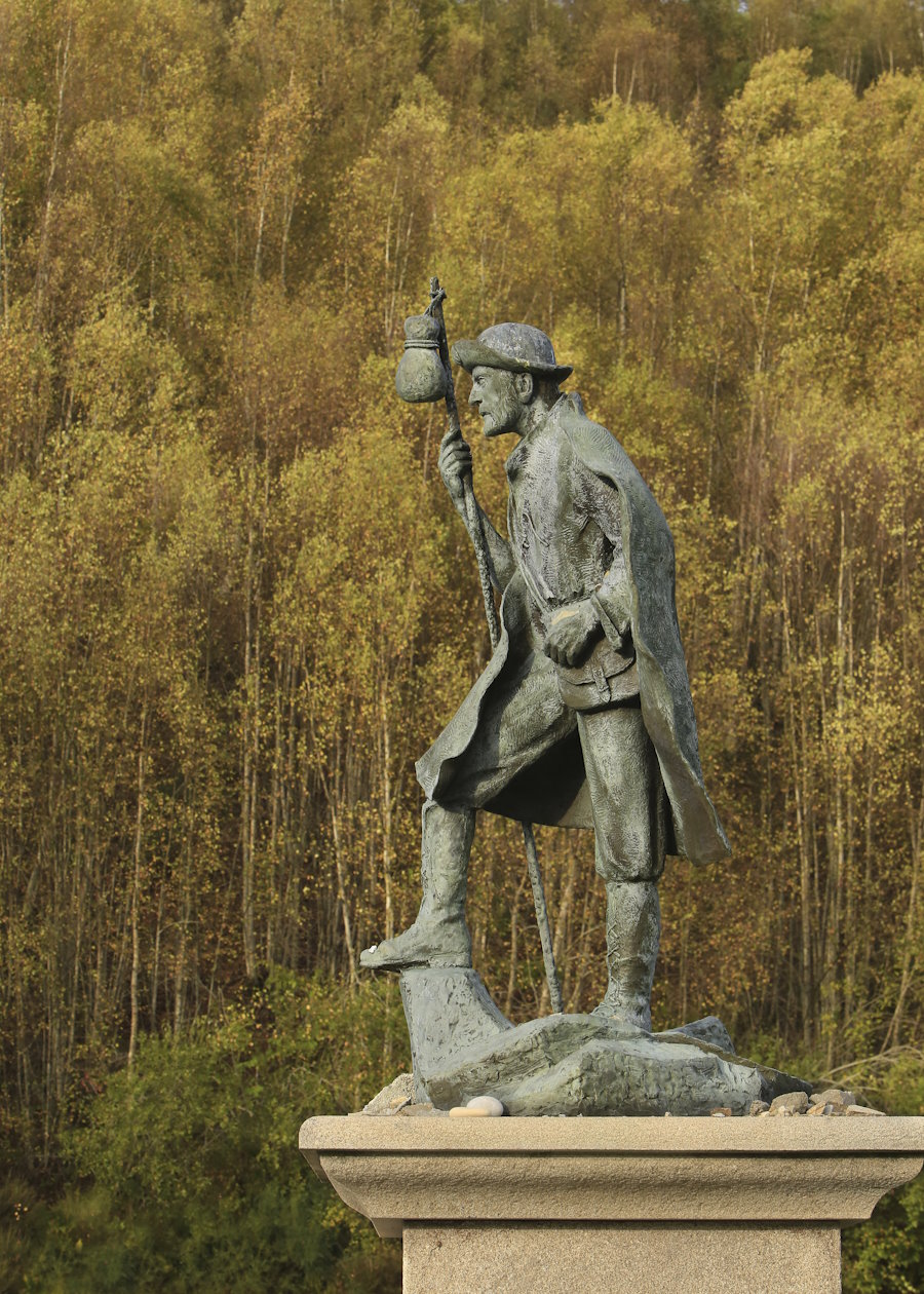 Estatua del Peregrino en Piedrafita