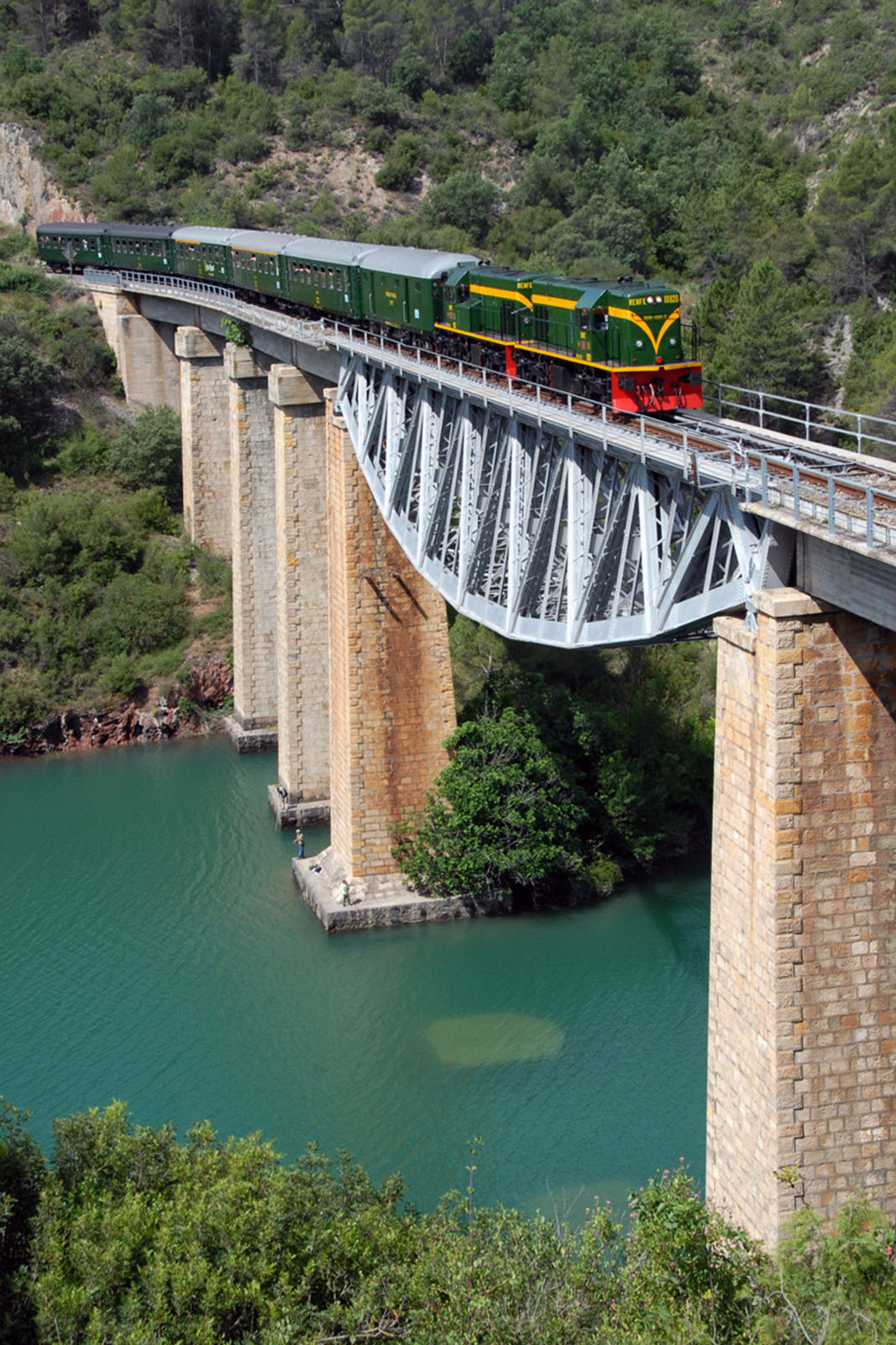 tren-dels-llacs-©FGC.jpg