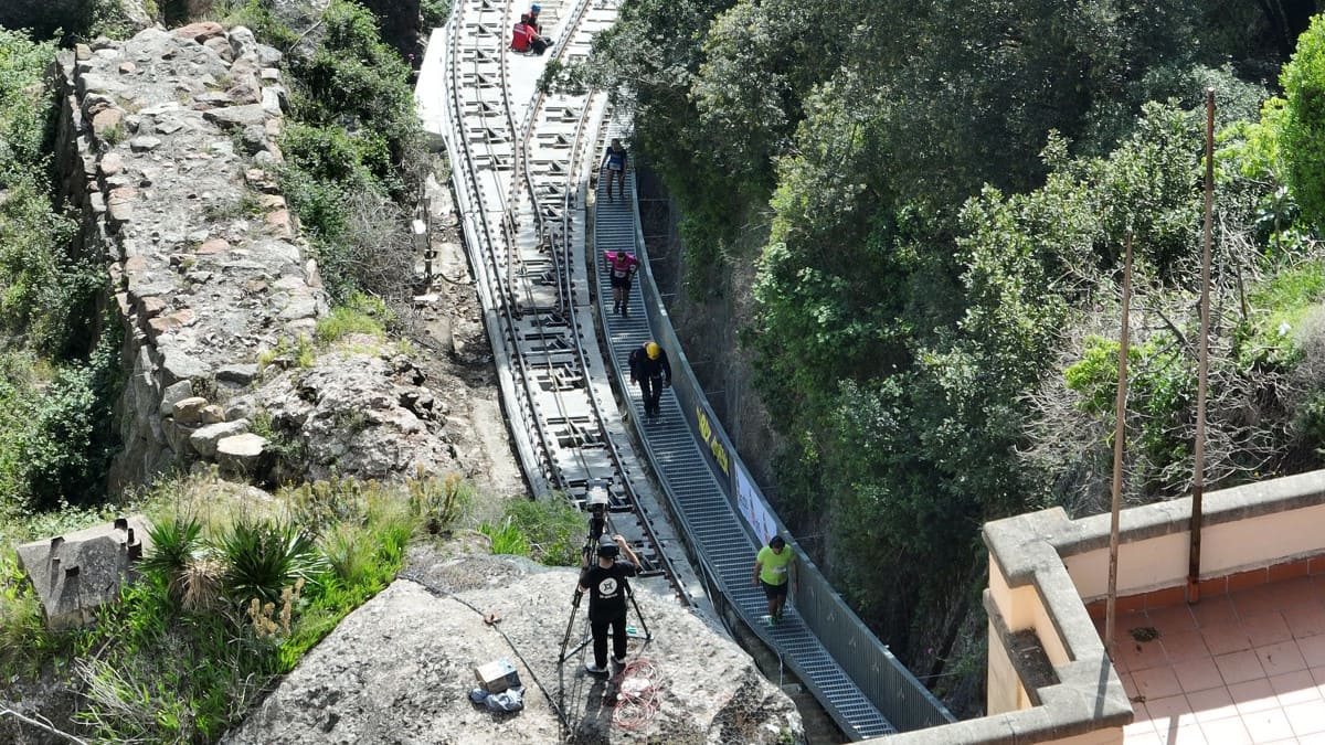 vertical montserrat