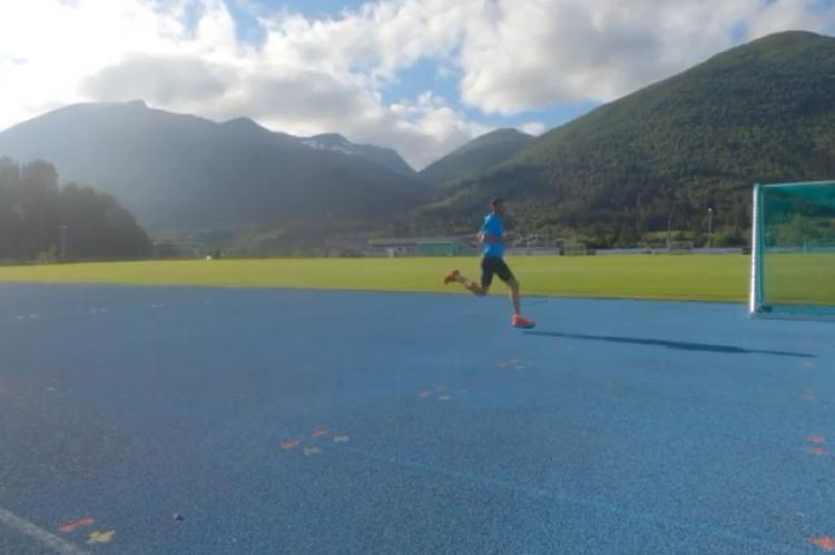 Nuevo guiño de Kilian Jornet al tartán. ¿Lo veremos pronto corriendo en pista?