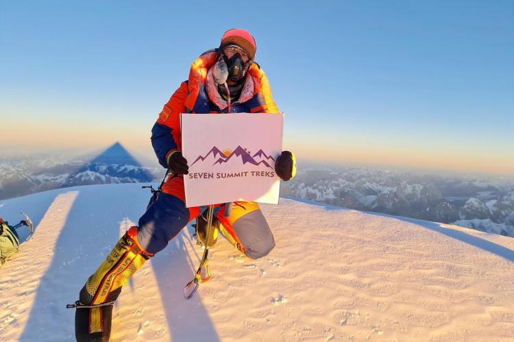 Un equipo nepalí logra la hazaña: primera ascensión al K2 en invierno