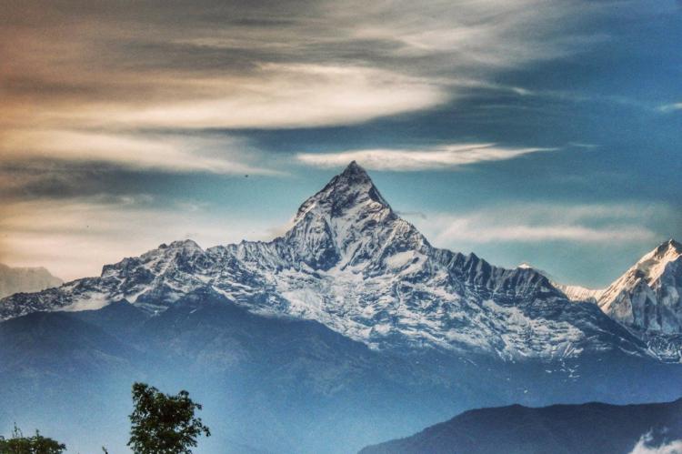 Machhapuchhare, la montaña del Himalaya que sigue virgen porque está prohibido subir