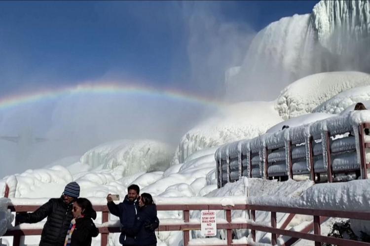 Las cataratas del Niagara se han congelado y las espectaculares imágenes se ha hecho virales