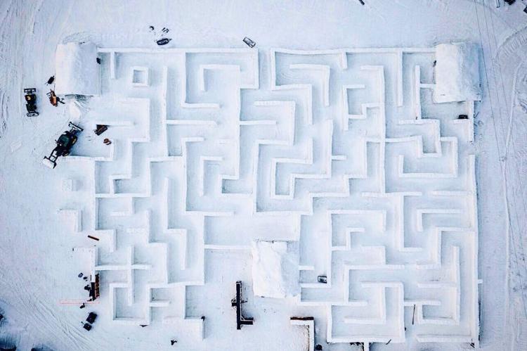El laberinto de nieve más grande del mundo dobla su tamaño para que te puedas perder