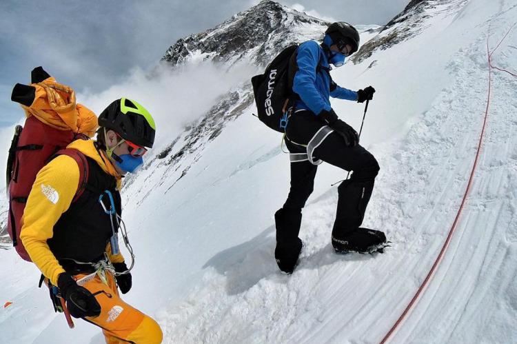 Espectaculares imágenes de Kilian Jornet a punto de “atacar” el Everest