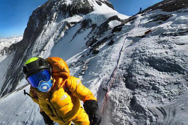 Kilian Jornet y David Göttler abortan su intento al Everest por no estar al 100%