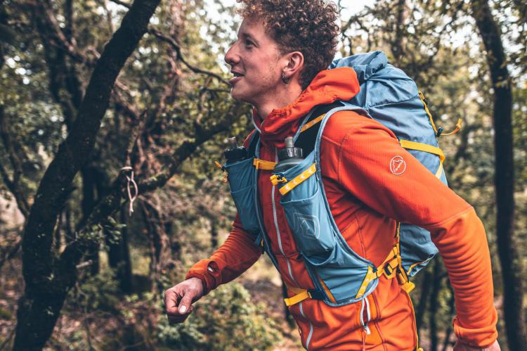 Ultimate Direction renueva su línea de fastpacks