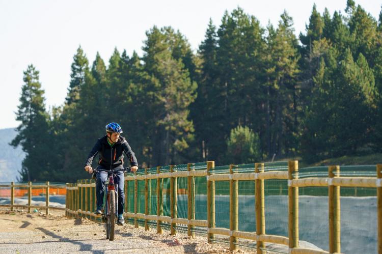 Ferrocarrils incorpora bicicletas eléctricas en las estaciones de montaña para lo desplazamientos internos  del personal