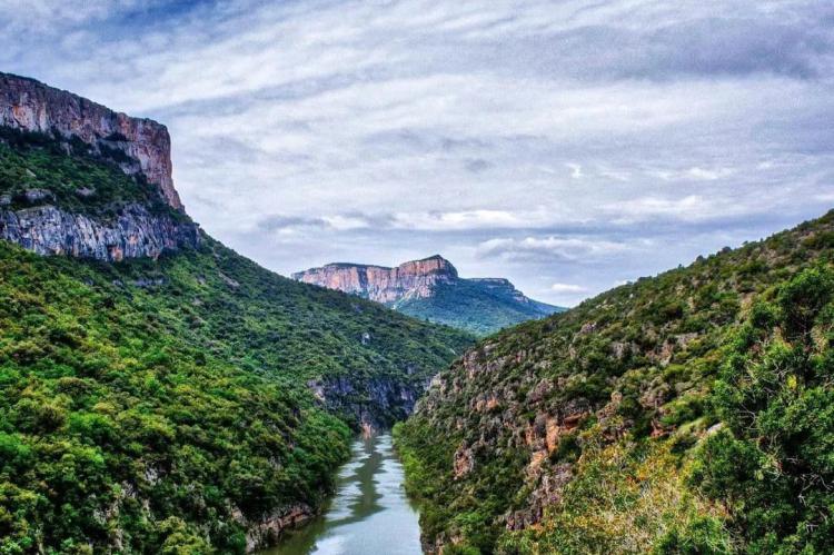 Entre pasarelas y un puente colgante descubrimos el Congost del Mu