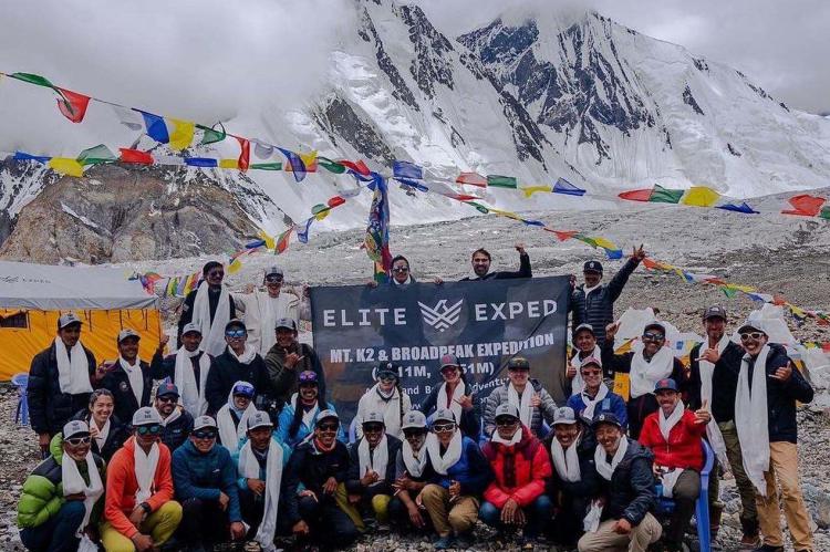 Una explicación a la masificación del K2: Dos sherpas por cliente y oxígeno ilimitado por 60.000 euros