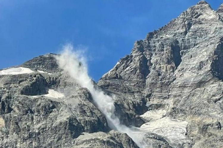 El calor y los desprendimientos obligan a cerrar el Cervino