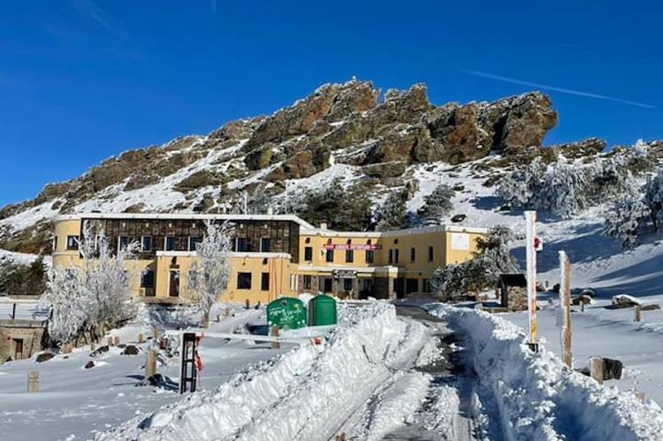 Halladas dos mujeres muertas y con signos de congelación en  Sierra Nevada