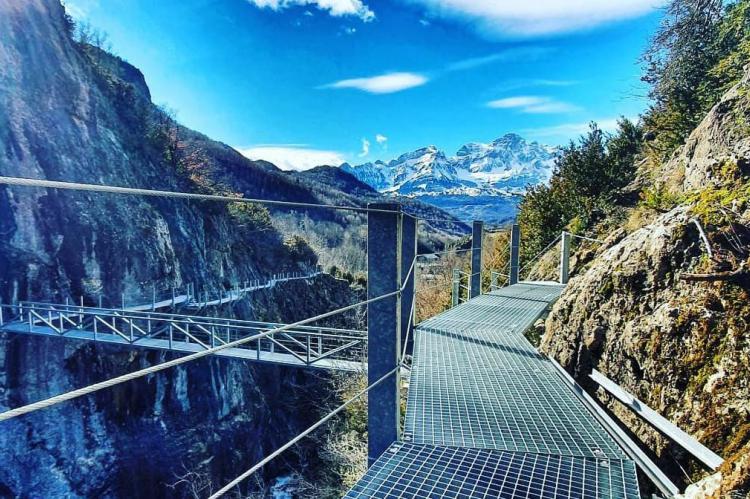 Las Pasarelas de Panticosa reciben unos 3.000 visitantes esta Semana Santa