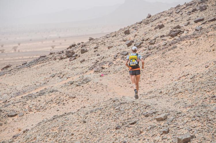 Ragna Debats intratable, vuelve a vencer en la tercera etapa de la Marathon des Sables