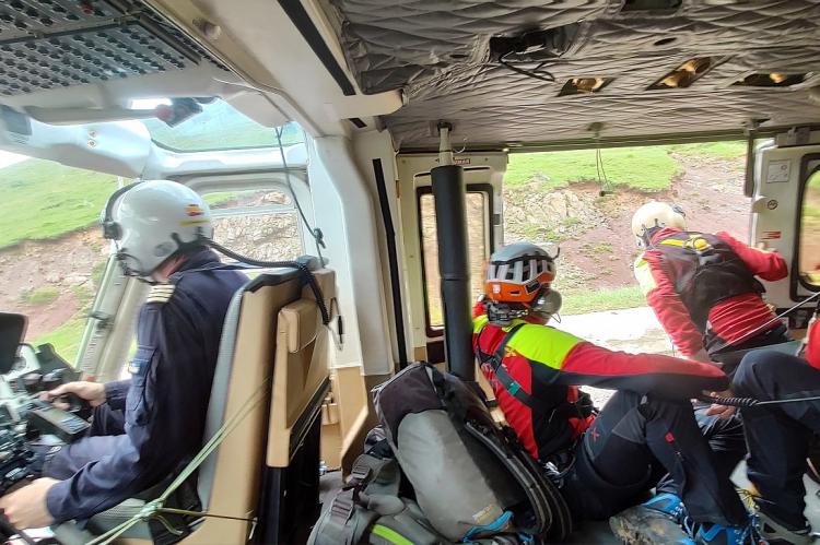 Los bomberos rescatan a 140 excursionistas sorprendidos por la lluvia en la Garrotxa (Girona)