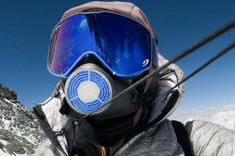Kilian Jornet escapa ileso de una avalancha camino del Everest
