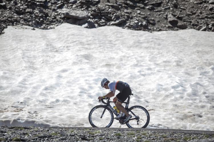 Llega la clásica Subida al Veleta con medio millar de ciclistas