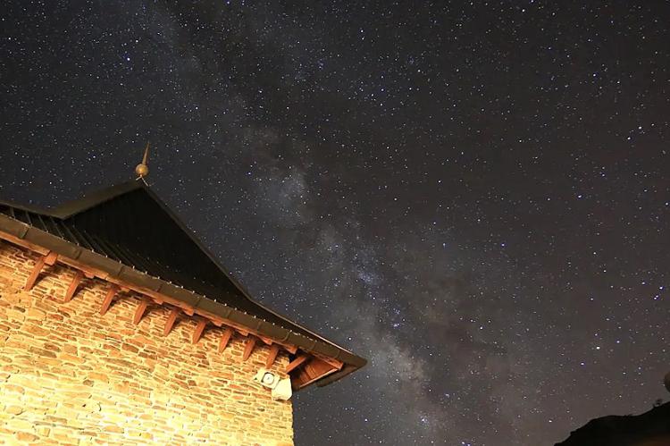 El telecabina Borreguiles de Sierra Nevada se abre este viernes para disfrutar de la Noche de las Perseidas