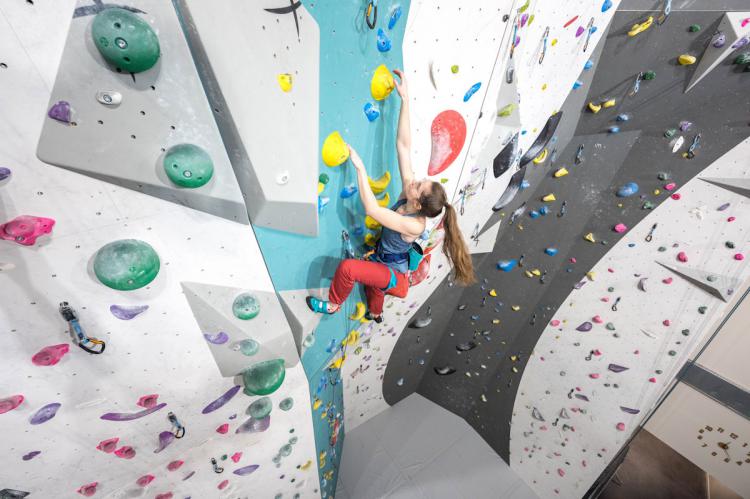 Explora la escalada con el calzado perfecto de Decathlon