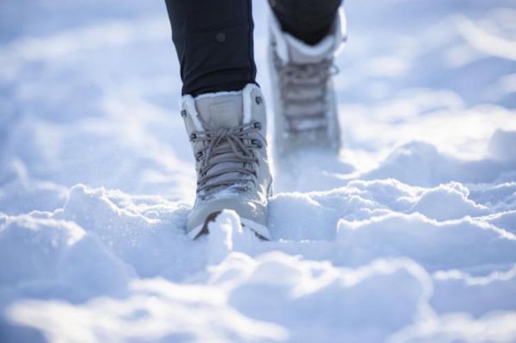 Caminar sobre la nieve es más peligroso que esquiar