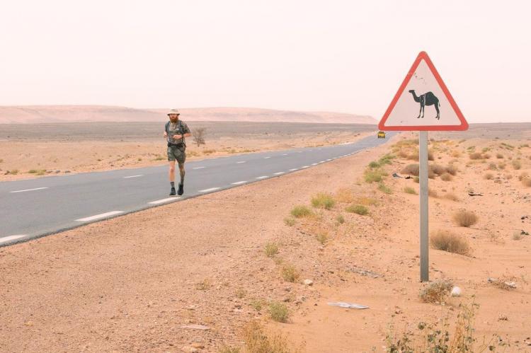 El Forrest Gump que cruza toda África corriendo de sur a norte: 16.000 km en 352 días