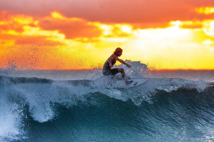 Top 5 destinos imprescindibles para surfear en 2024