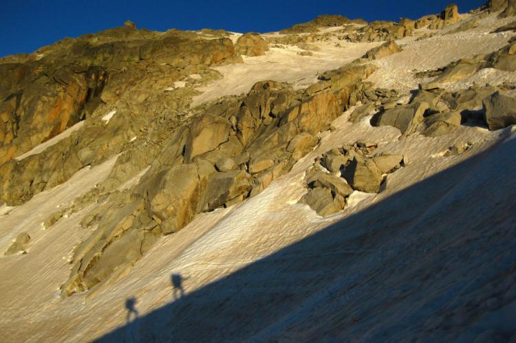 Recomendaciones para explorar el glaciar del Aneto en un inicio de verano con bastante nieve