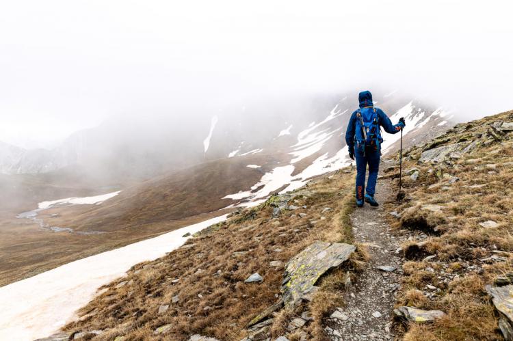 Probando la chaqueta Verglas FastPack de Helly Hansen en las montañas de Vall de Núria