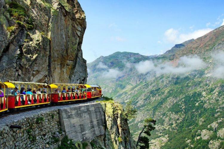 El tren de Artouste: Un viaje de un euro hacia el futuro turístico del valle de Ossau