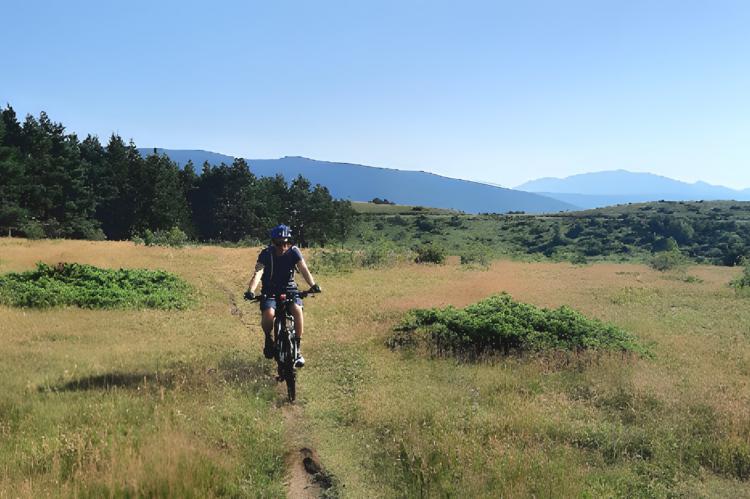 "MTB sin Fronteras": La nueva guía para ciclistas de montaña en la Cerdanya y el Capcir