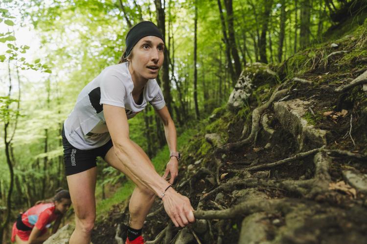 Los atletas de Salomon Alain Santamaría y Naiara Irigoyen, campeones mundiales de Kilómetro Vertical