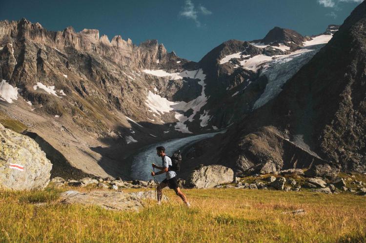 Kilian Jornet completa los 82 cuatromiles de los Alpes en 19 días, con un total de 1.207 kilómetros y 75.344 metros