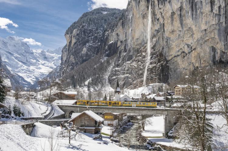 Lauterbrunnen: El Valle que Inspiró a Tolkien, Goethe y James Bond