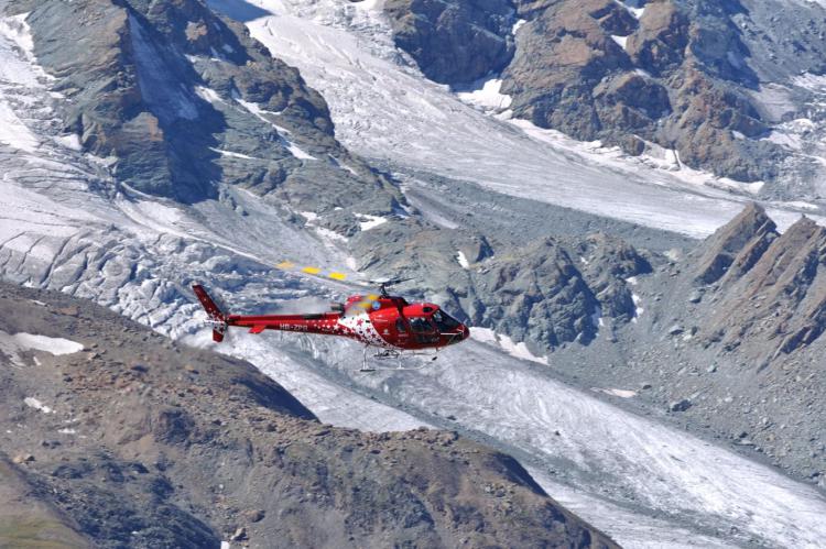 Nepal pone freno a los 6.000 helicópteros turísticos que sobrevuelan el Everest cada temporada