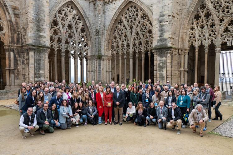 El Grand Tour de Catalunya DAY reúne a expertos para promover el turismo en Lleida. (Foto de grupo en la Seu Vella)