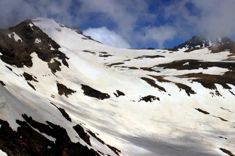 Tragedia en Armenia: un alpinista español fallece y ocho resultan heridos por avalancha en el monte Aragats