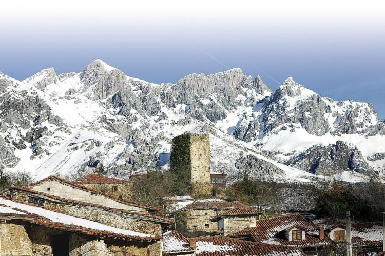 Camaleño: teleférico, rutas y tradición en la vertiente cántabra de los Picos de Europa