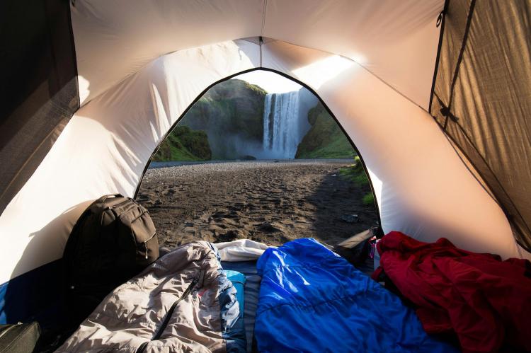 Guía imprescindible para acampar al aire libre este verano