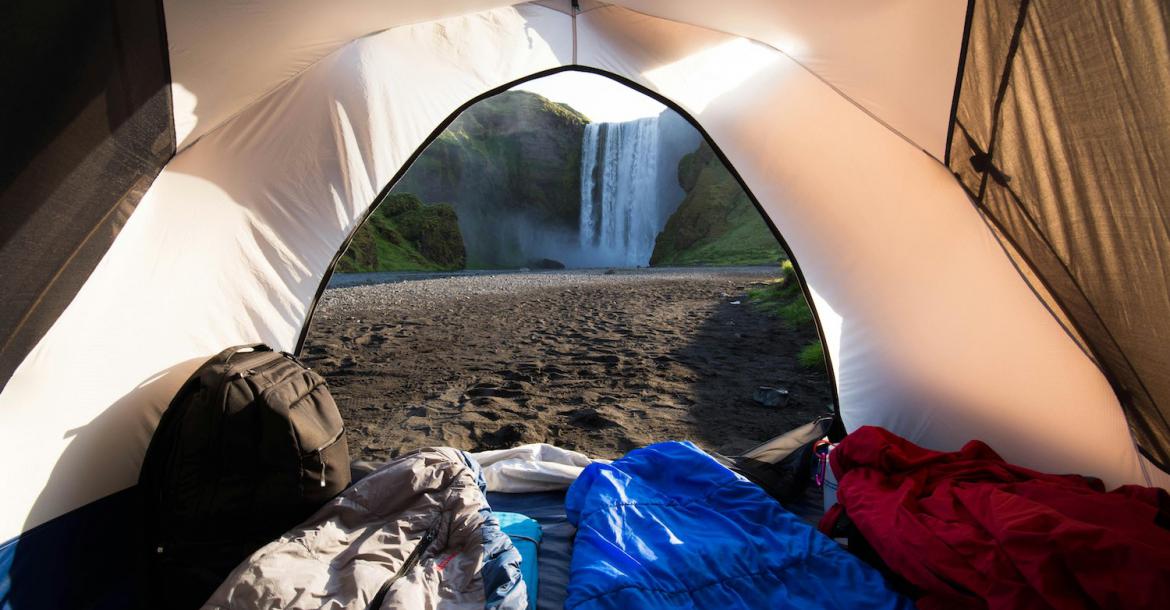 Guía imprescindible para acampar al aire libre este verano